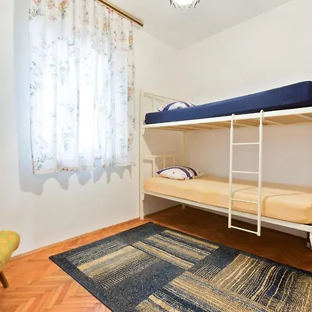 - 12749 Apartman